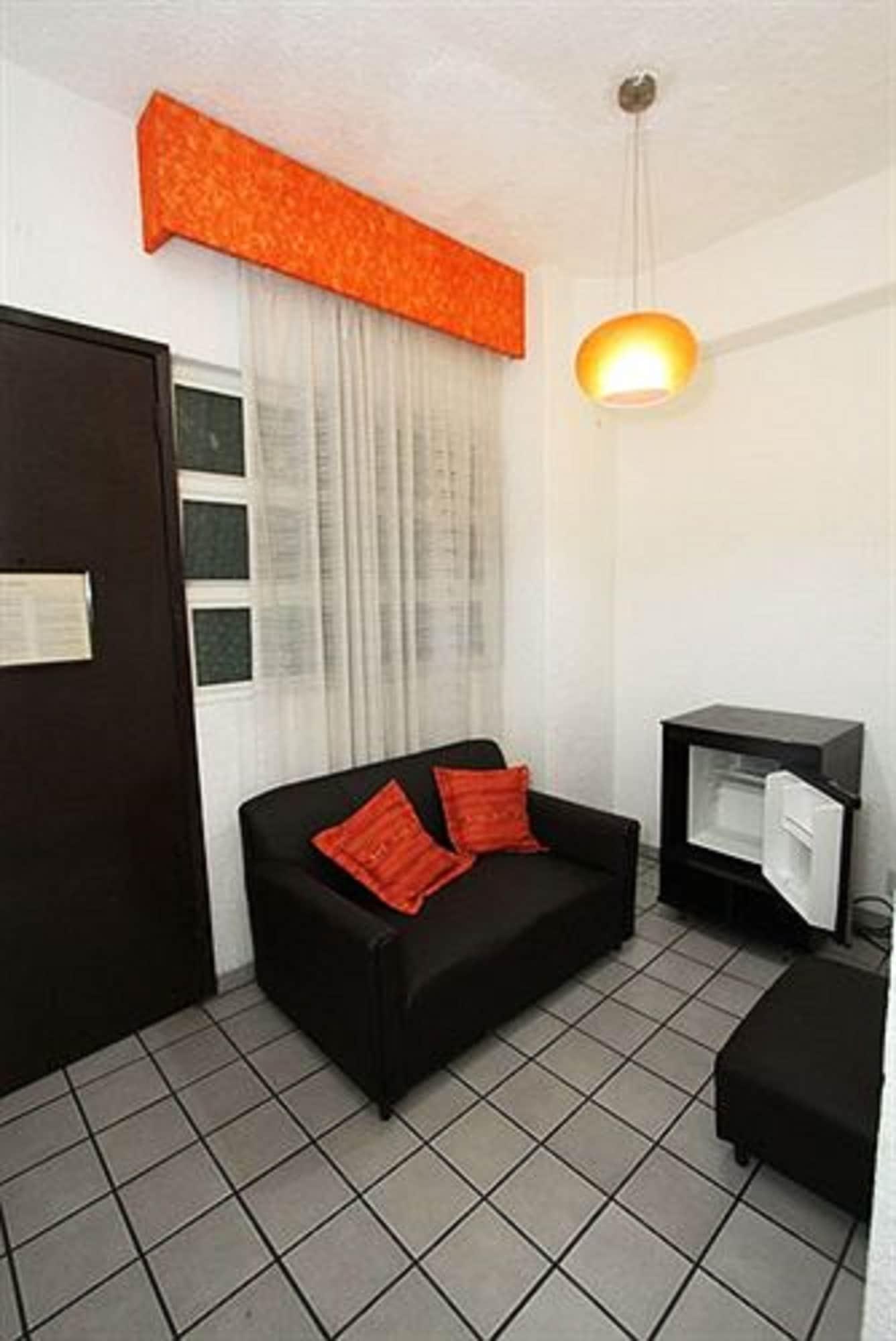 גואדלחארה Hotel Del Parque מראה חיצוני תמונה