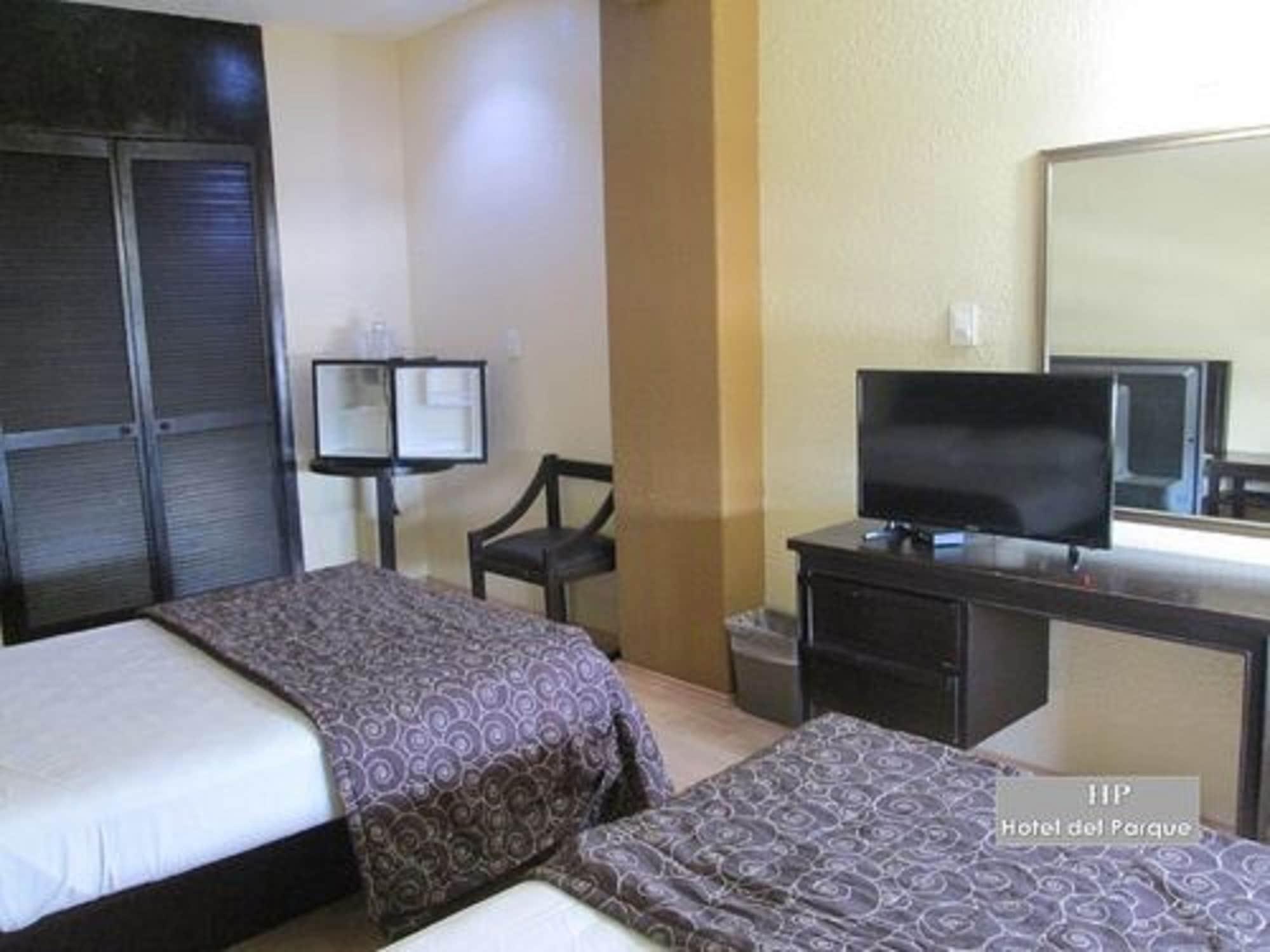 גואדלחארה Hotel Del Parque מראה חיצוני תמונה