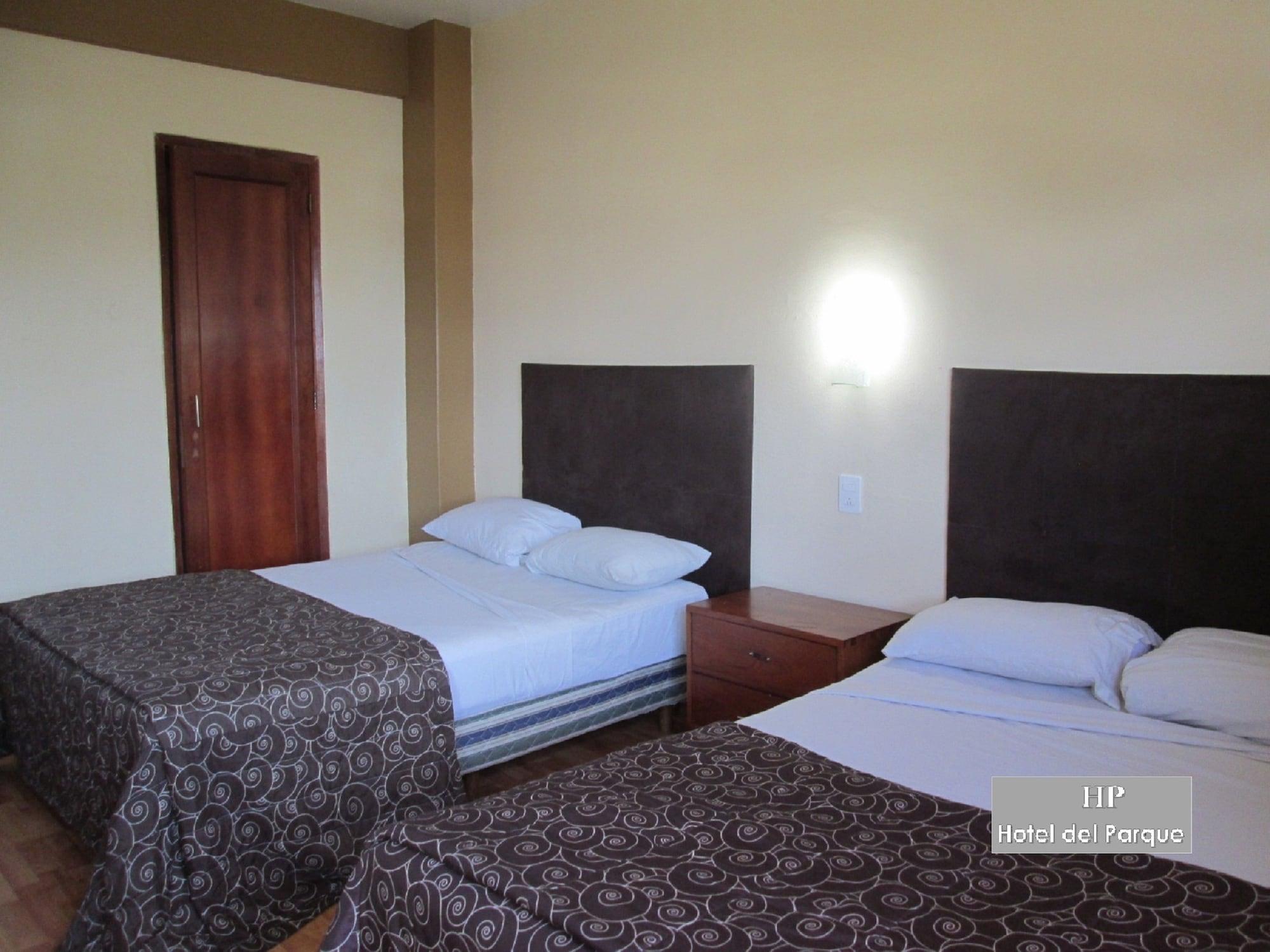 גואדלחארה Hotel Del Parque מראה חיצוני תמונה