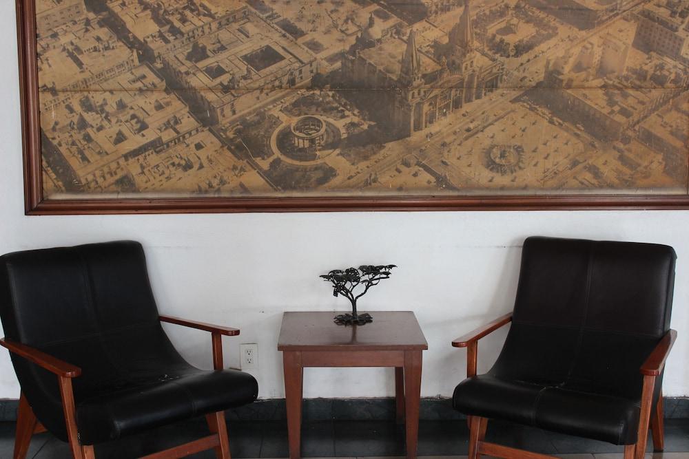 גואדלחארה Hotel Del Parque מראה חיצוני תמונה