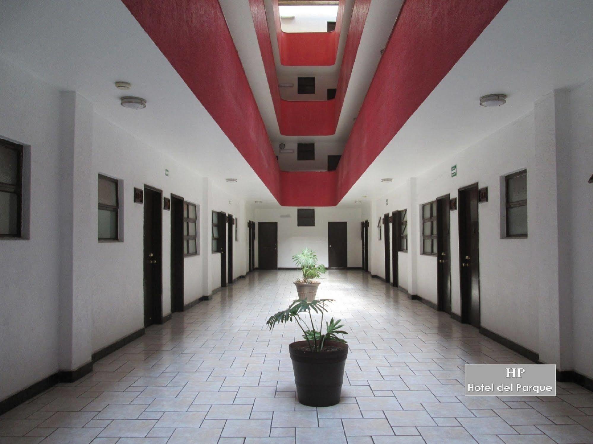 גואדלחארה Hotel Del Parque מראה חיצוני תמונה