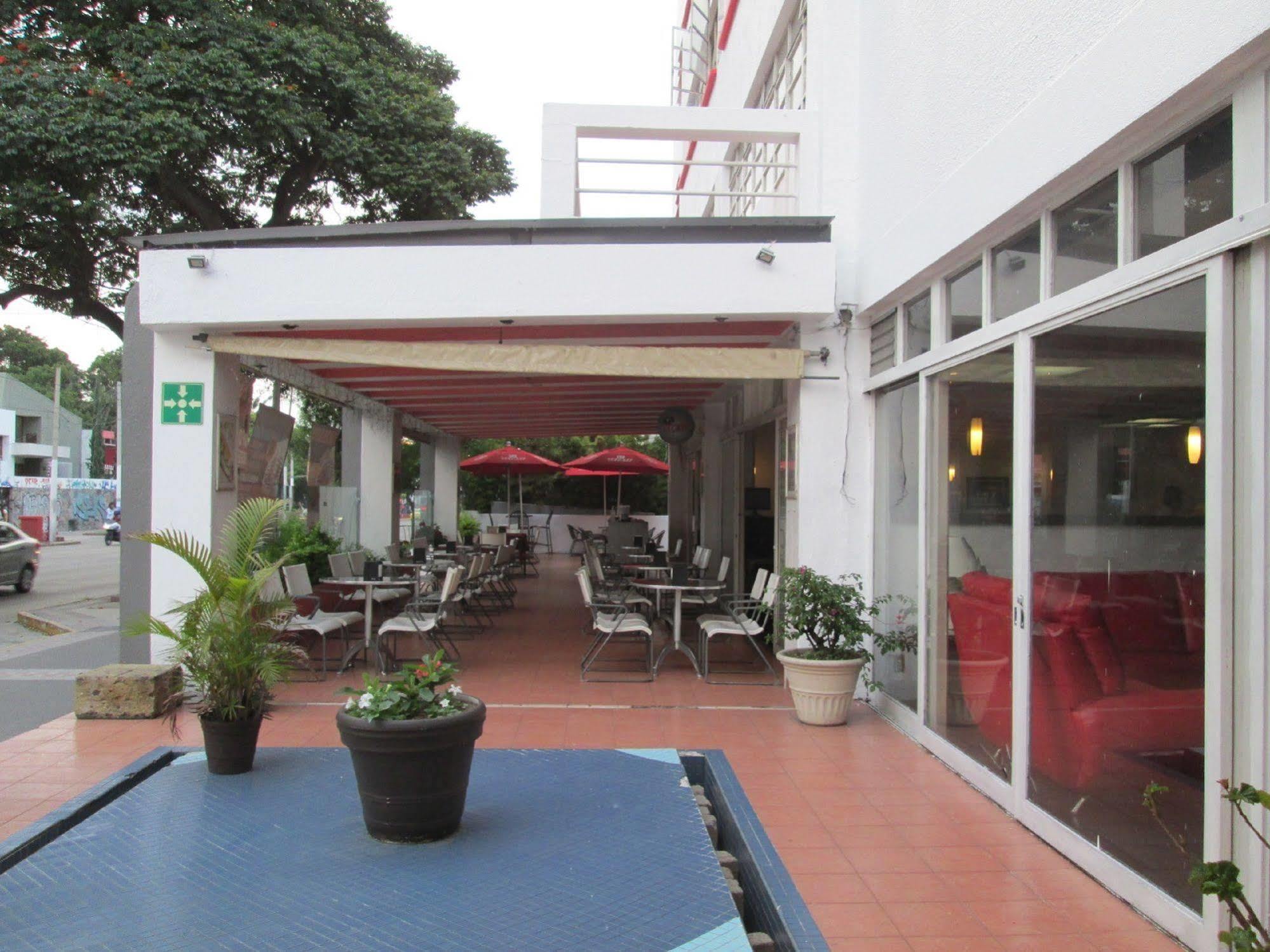 גואדלחארה Hotel Del Parque מראה חיצוני תמונה